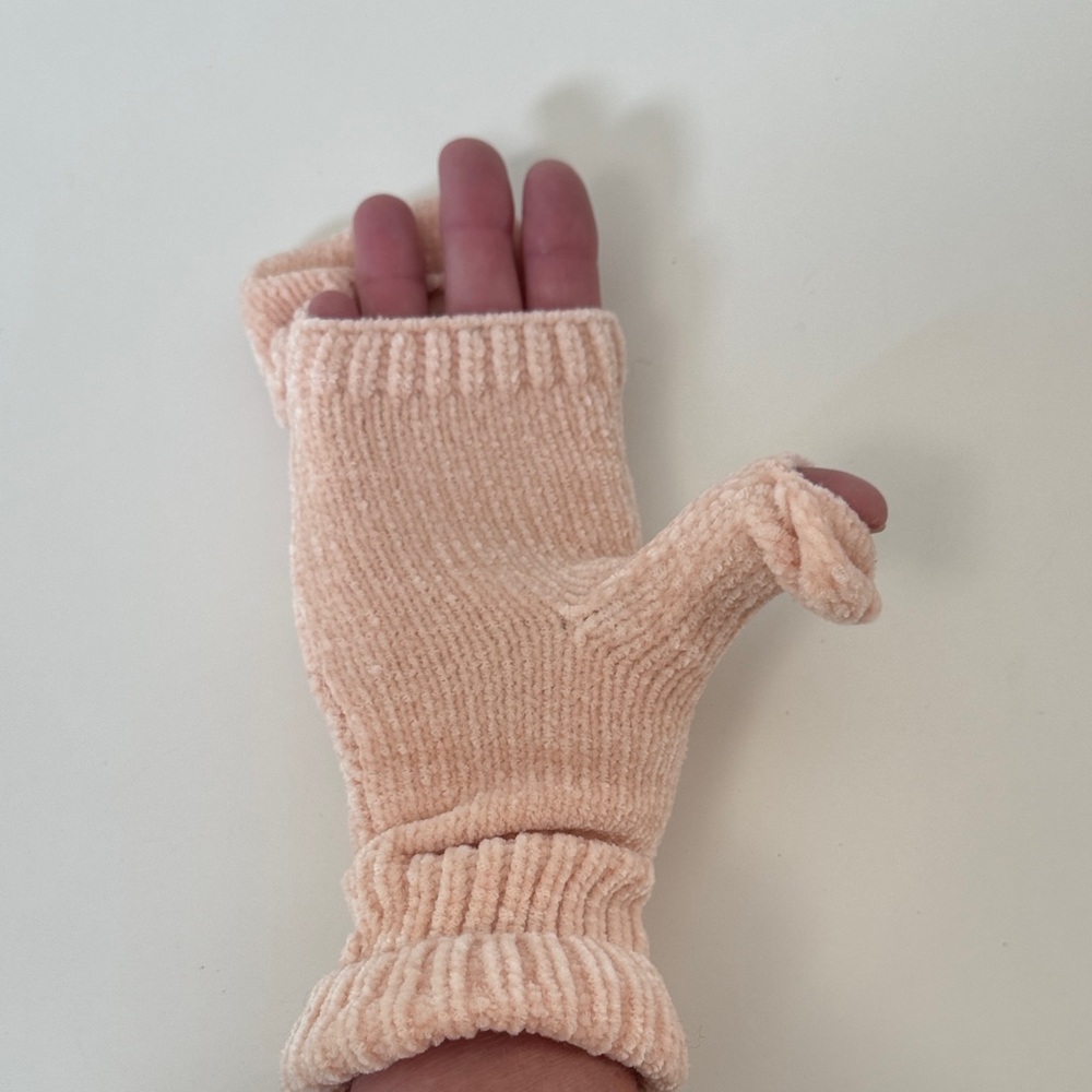 NWOT!!!Pink Knit Convertable Mittens with removable fingers and thumb holes - Picture 6 of 6